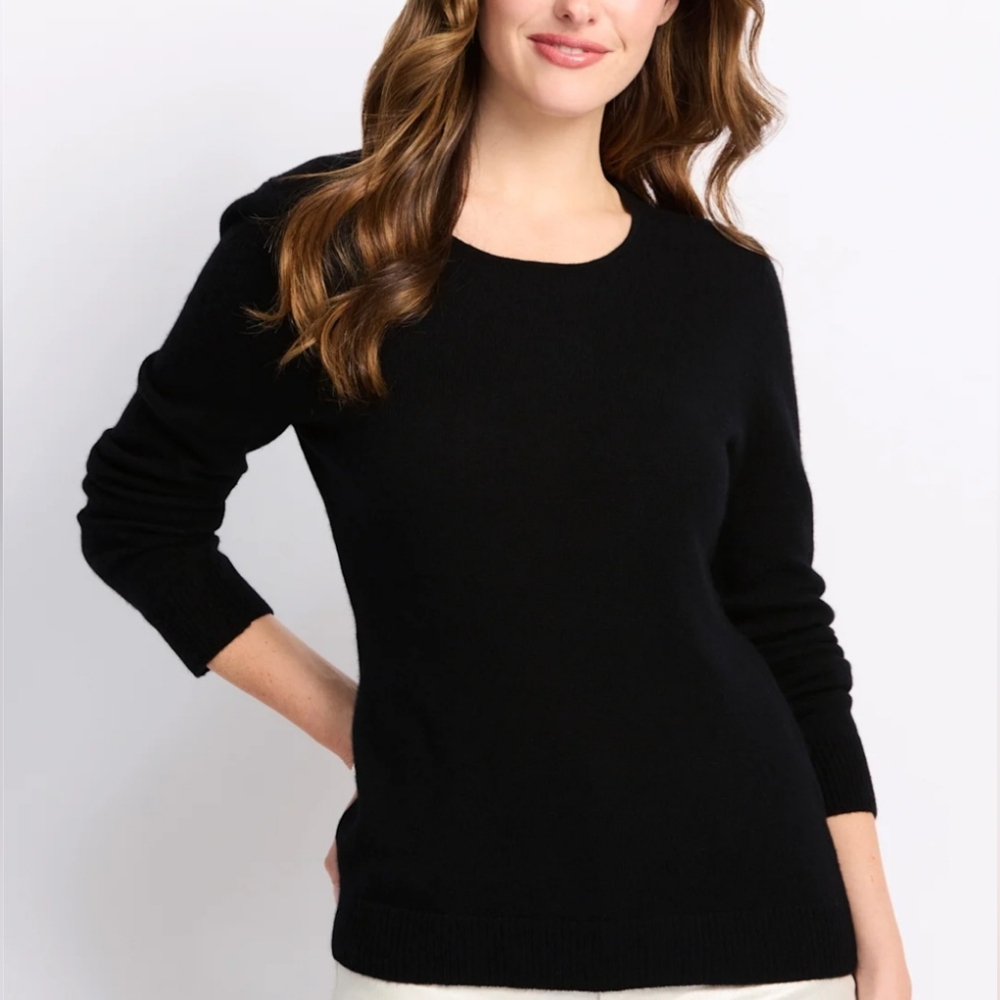 41 Hawthorn Rella Lightweight Cashmere   sweater in blk size S ( 2 small holes)